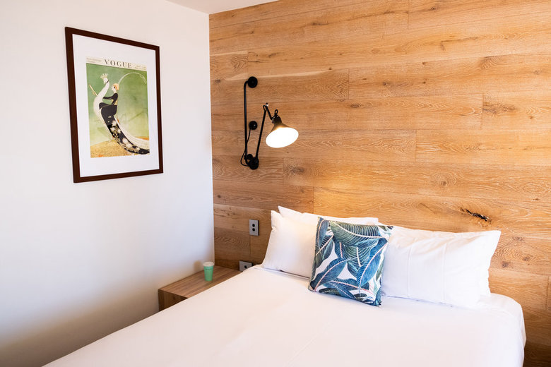 Islander Resort Hotel