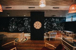 Islander Resort Hotel