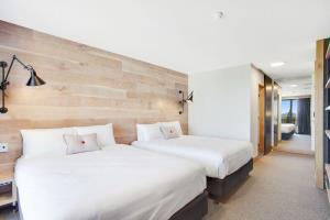 Islander Resort Hotel