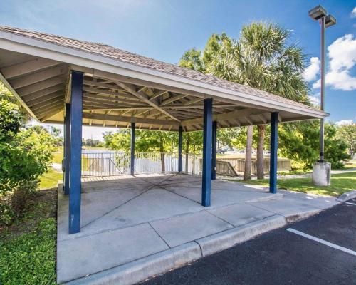 Hotel Suburban Extended Stay