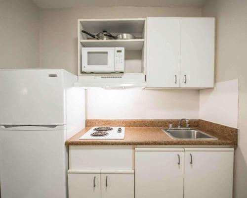 Hotel Suburban Extended Stay