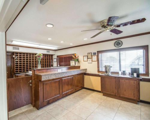 Hotel Suburban Extended Stay