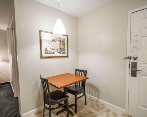 Hotel Suburban Extended Stay