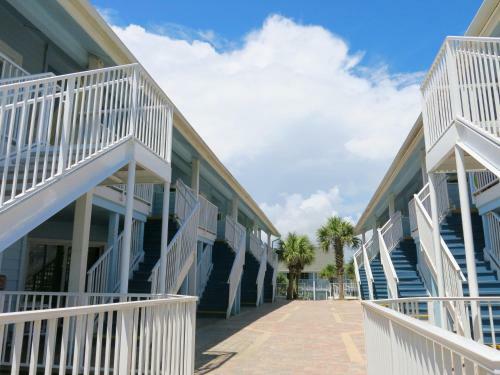 Hotel New Smyrna Waves By Exploria Resorts