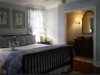Bed & Breakfast The Kenwood Inn