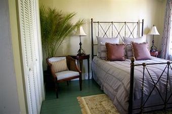 Bed & Breakfast The Kenwood Inn