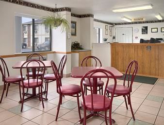 Hotel Super 8 East Moline Il
