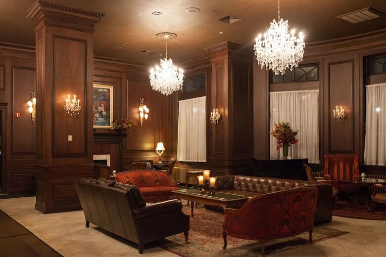 Hotel Landmark Inn