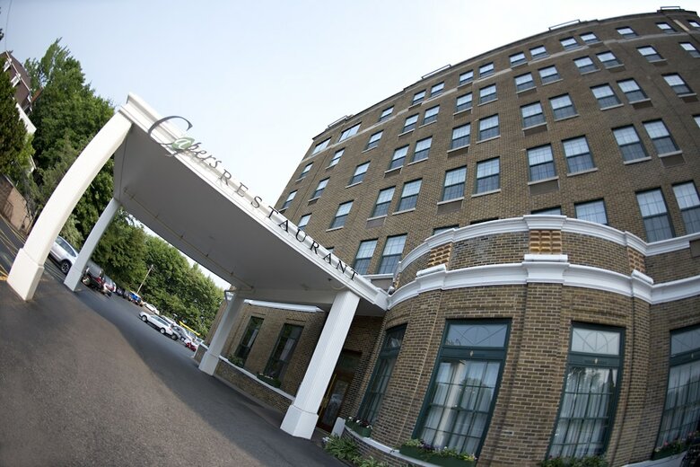 Hotel Landmark Inn