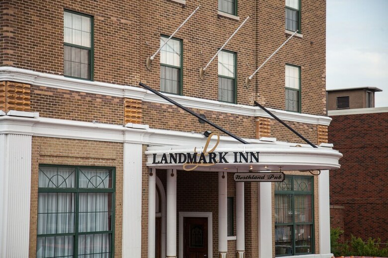 Hotel Landmark Inn