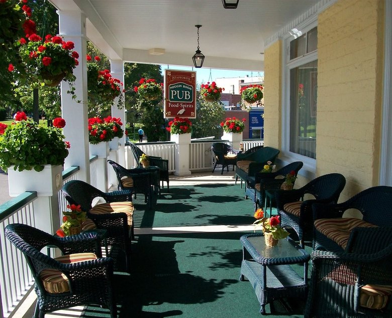 Stafford's Perry Hotel