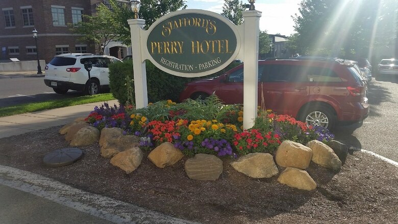 Stafford's Perry Hotel