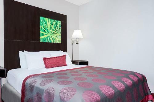 Hotel Ramada By Wyndham Minneapolis Golden Valley