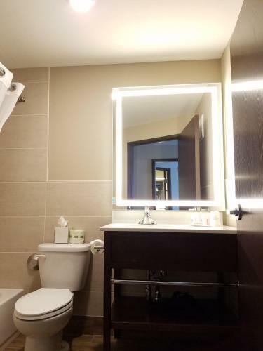 Hotel Ramada By Wyndham Minneapolis Golden Valley
