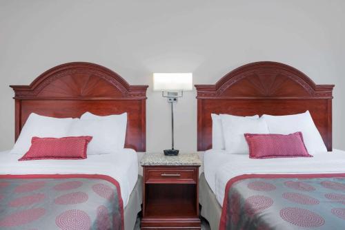 Hotel Ramada By Wyndham Minneapolis Golden Valley