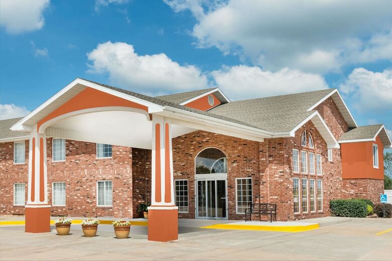 Hotel Super 8 Motel - Bolivar