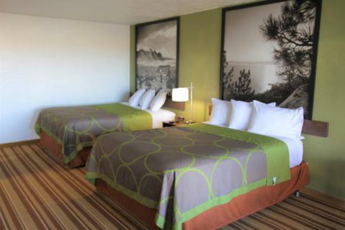 Hotel Super 8 By Wyndham Wells
