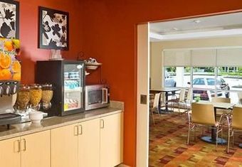 Hotel Towneplace Suites By Marriott Gilford