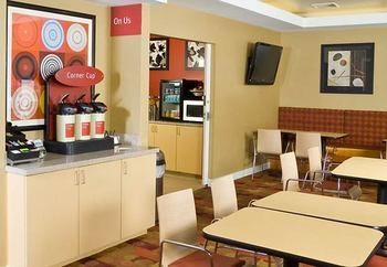 Hotel Towneplace Suites By Marriott Gilford