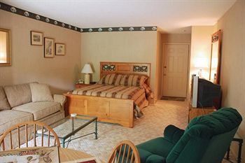 Hotel Rumbling Bald Resort