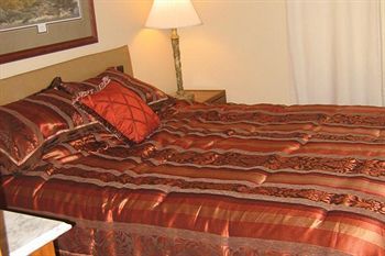 Hotel Rumbling Bald Resort
