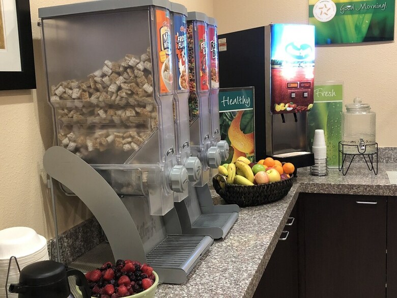 Hotel Quality Inn & Suites
