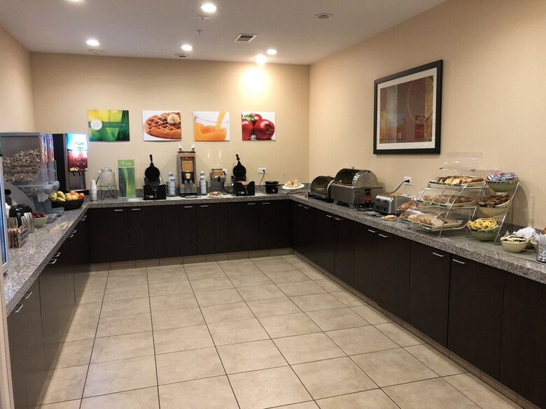 Hotel Quality Inn & Suites