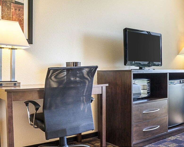 Hotel Quality Inn & Suites
