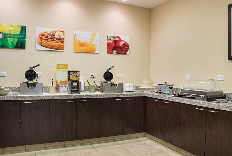 Hotel Quality Inn & Suites