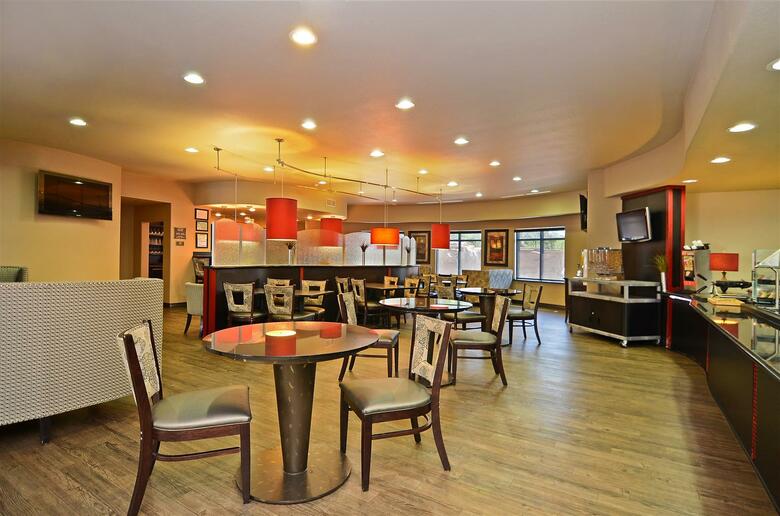 Hotel Best Western Premier Crown Chase Inn & Suites