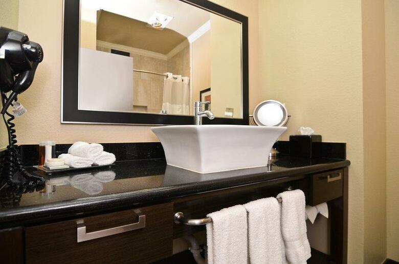 Hotel Best Western Premier Crown Chase Inn & Suites