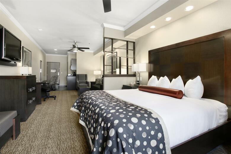 Hotel Best Western Premier Crown Chase Inn & Suites