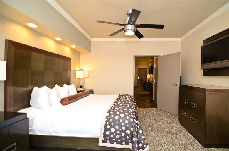 Hotel Best Western Premier Crown Chase Inn & Suites