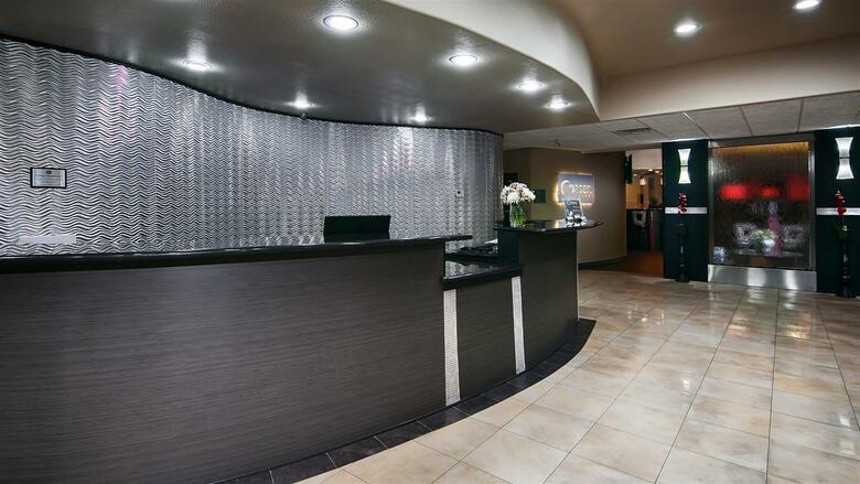 Hotel Best Western Premier Crown Chase Inn & Suites