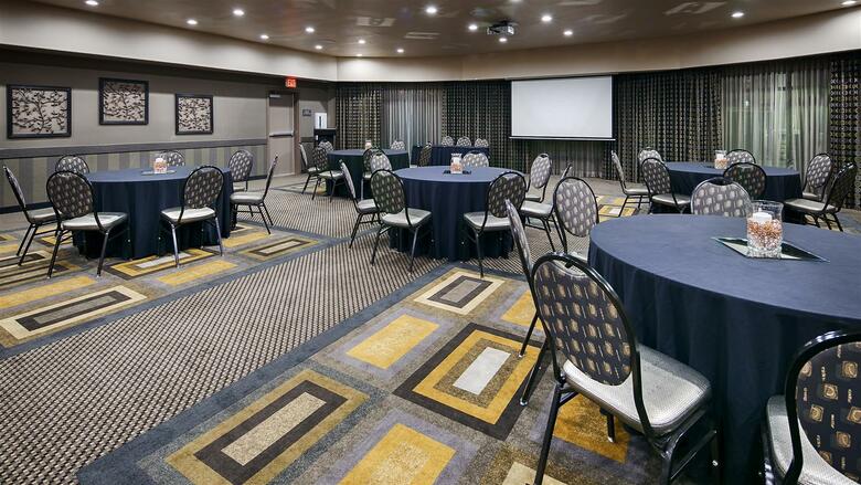 Hotel Best Western Premier Crown Chase Inn & Suites