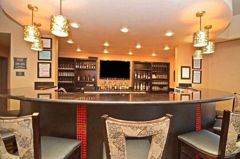Hotel Best Western Premier Crown Chase Inn & Suites