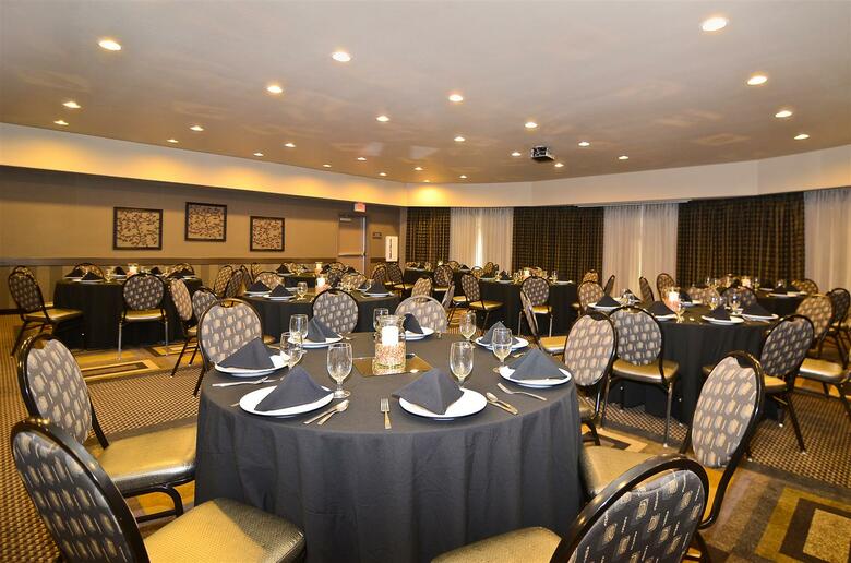 Hotel Best Western Premier Crown Chase Inn & Suites