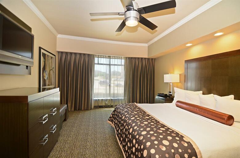Hotel Best Western Premier Crown Chase Inn & Suites
