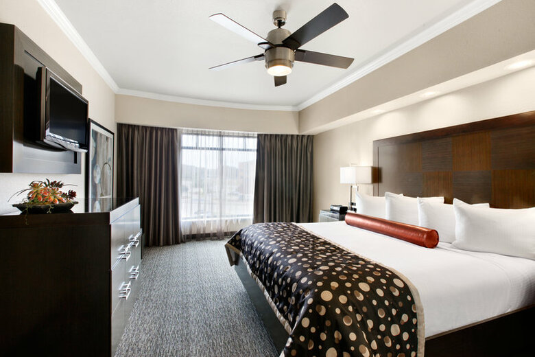 Hotel Best Western Premier Crown Chase Inn & Suites