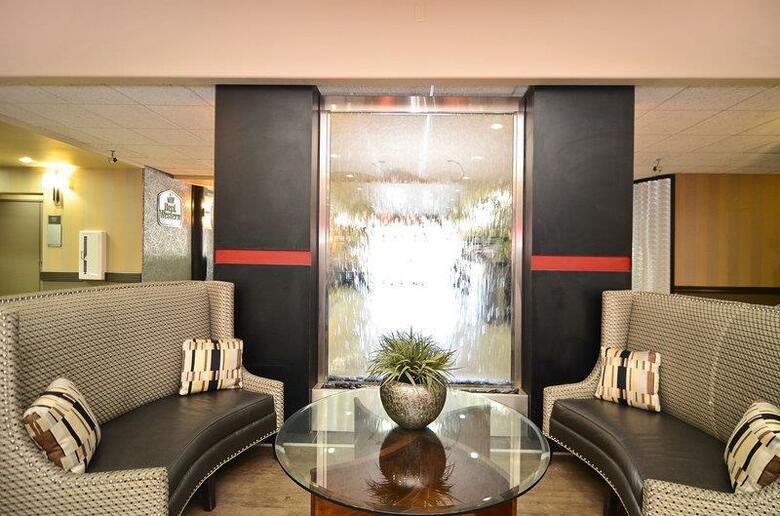 Hotel Best Western Premier Crown Chase Inn & Suites