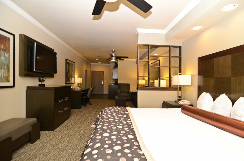 Hotel Best Western Premier Crown Chase Inn & Suites
