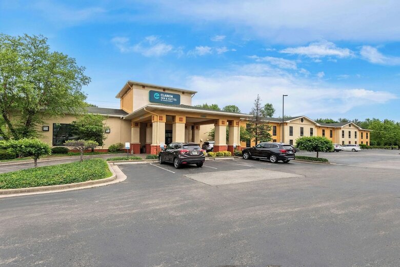 Hotel Clarion Inn & Suites Northwest