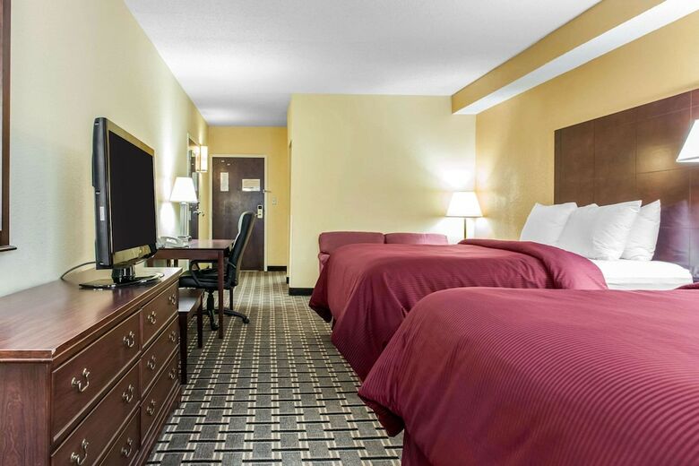 Hotel Clarion Inn & Suites Northwest