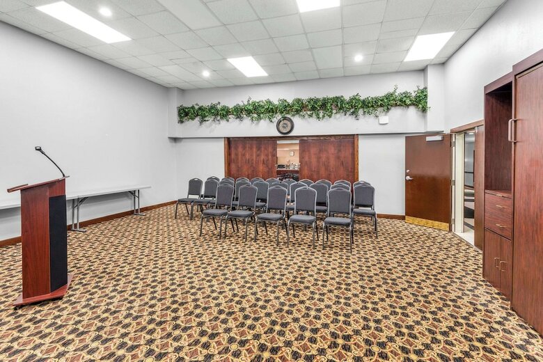 Hotel Clarion Inn & Suites Northwest