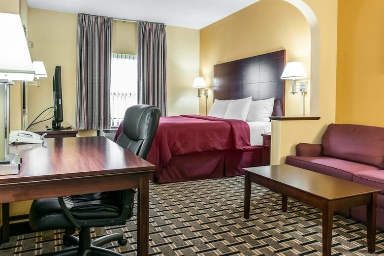 Hotel Clarion Inn & Suites Northwest
