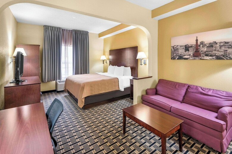 Hotel Clarion Inn & Suites Northwest