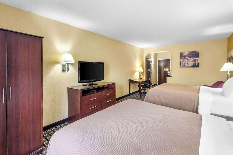 Hotel Clarion Inn & Suites Northwest