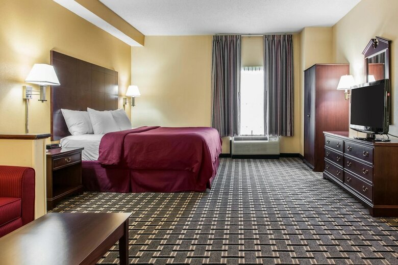 Hotel Clarion Inn & Suites Northwest
