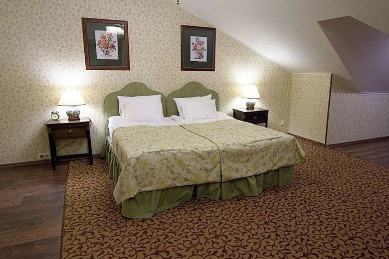 Lancaster Court Hotel