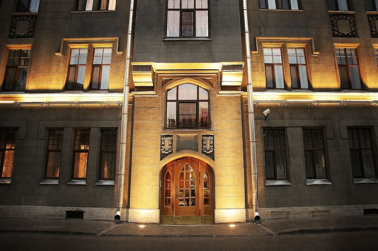 Lancaster Court Hotel